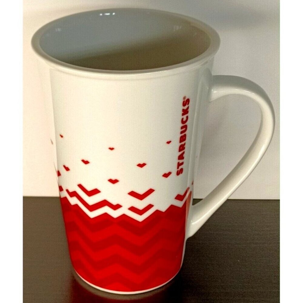 Starbucks 22 oz. Red White Ceramic Coffee Mug Hearts Chevron 2013